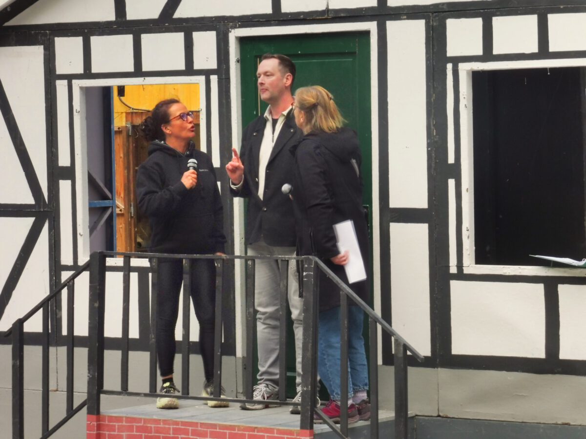 „Mönche mögen`s heiß“